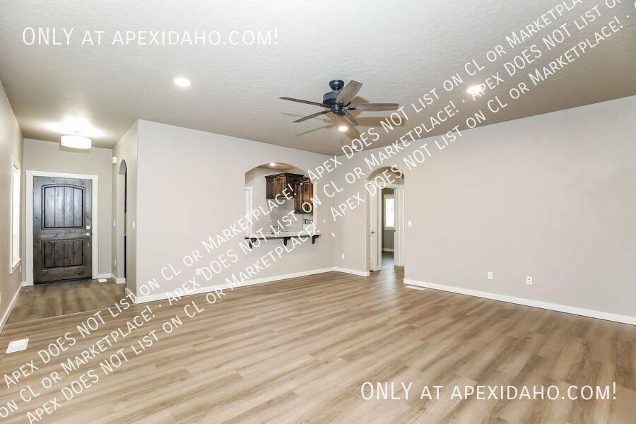 4023 S Lava Springs Loop - Photo 4 of 15