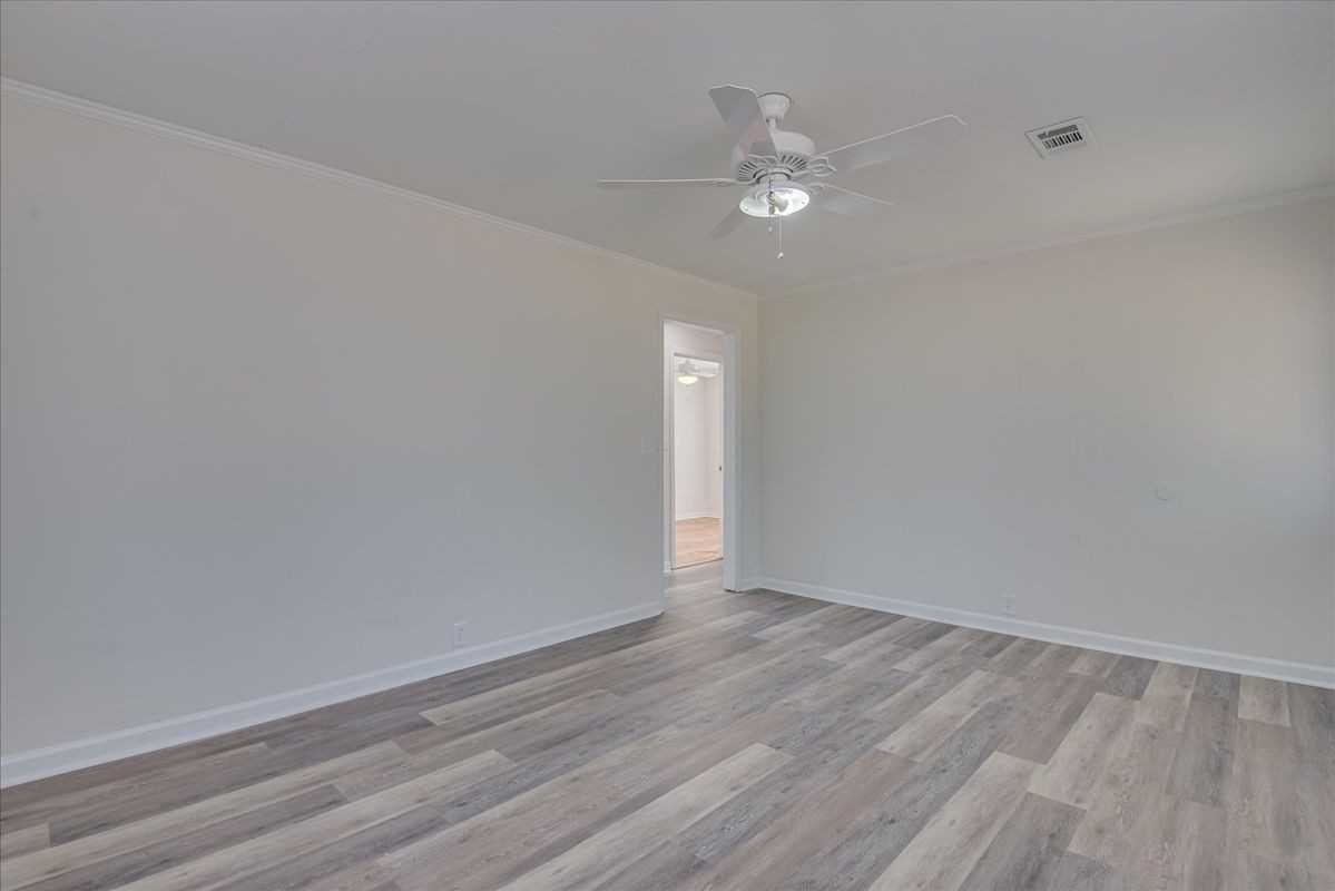 2802 Jordan St - Photo 2 of 25