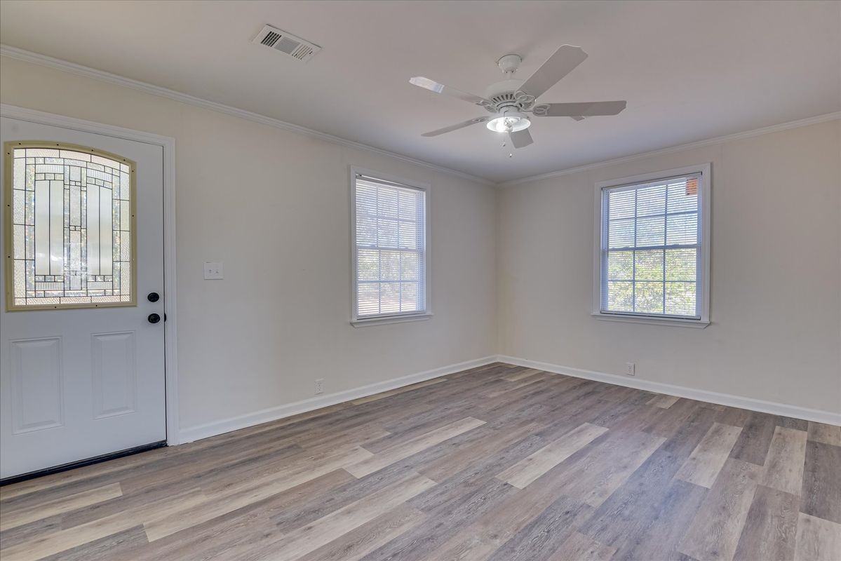 2802 Jordan St - Photo 3 of 25