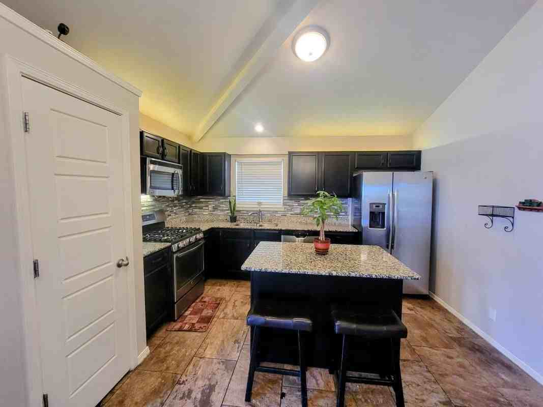 421 Nordstrom Ave - Photo 3 of 7