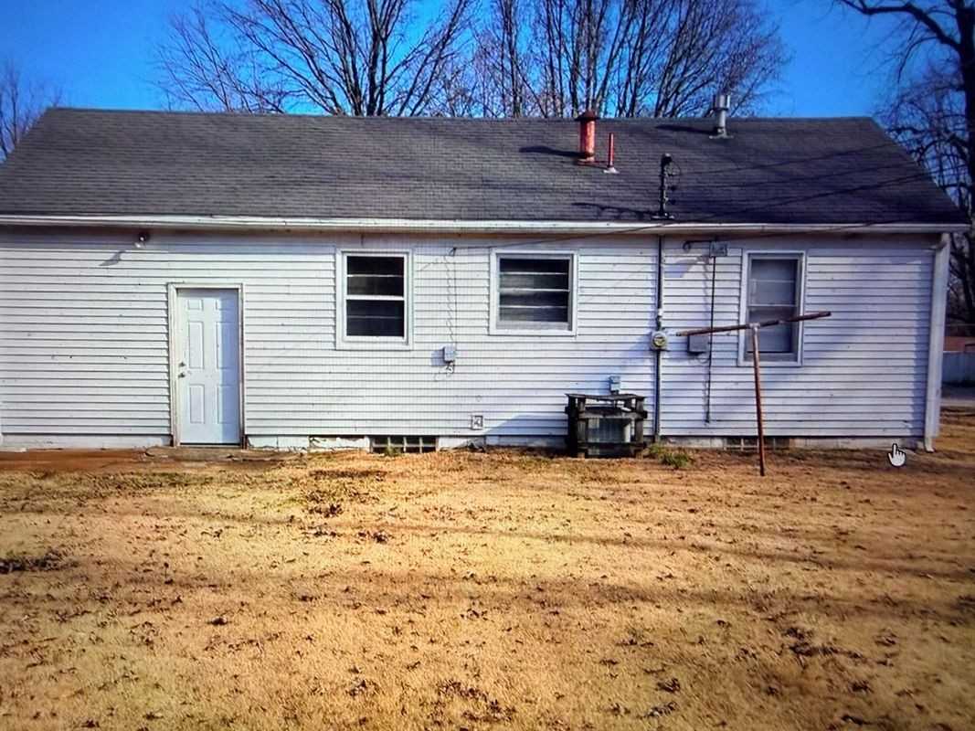 1716 Loretta Ave - Photo 3 of 3