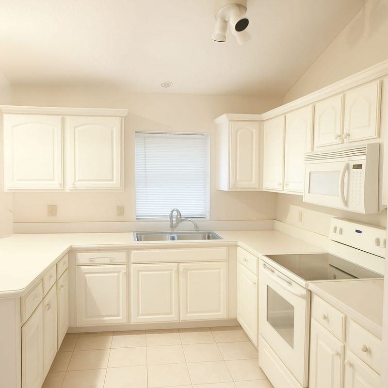 1925 Gardner Ave - Photo 2 of 6