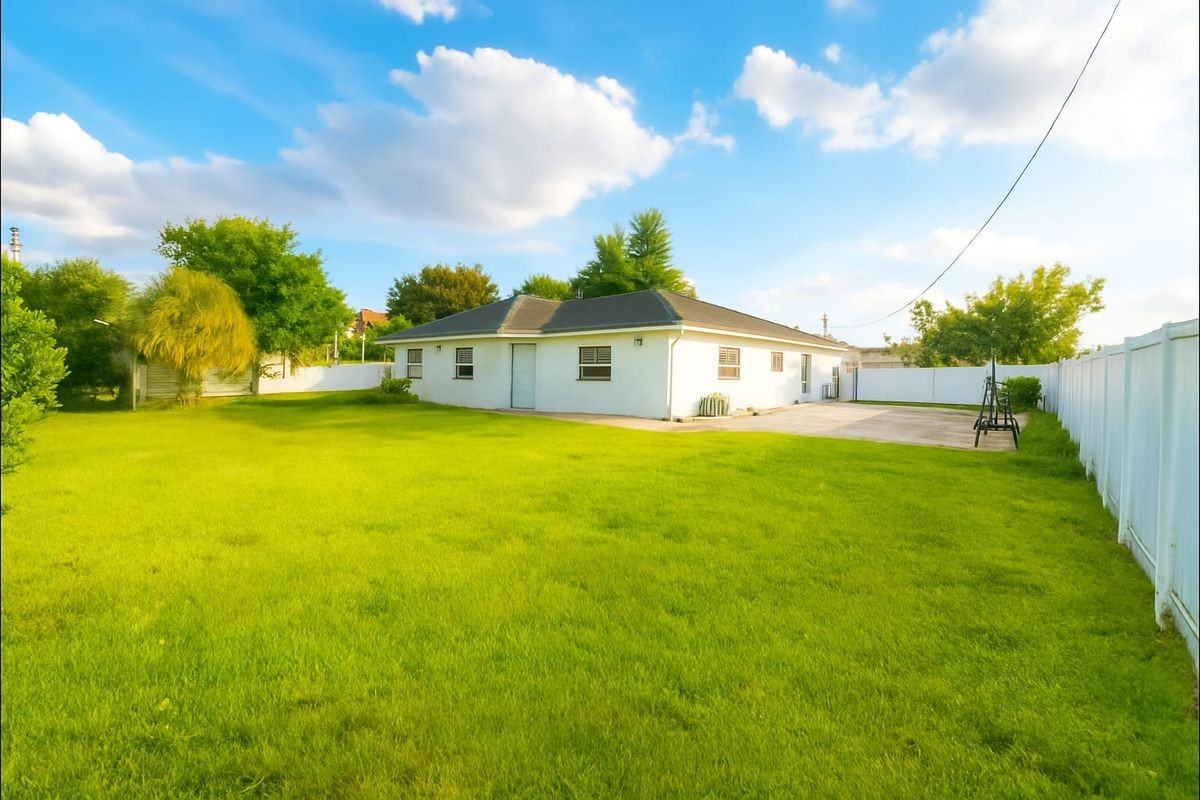 1925 Gardner Ave - Photo 3 of 6