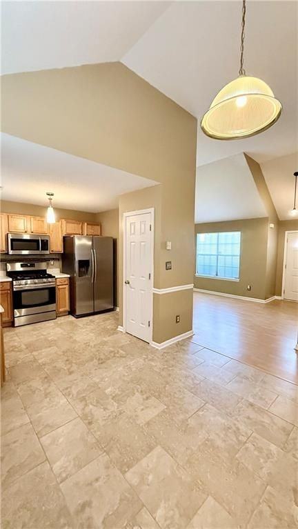 2945 Highland Hill Pkwy - Photo 7 of 32