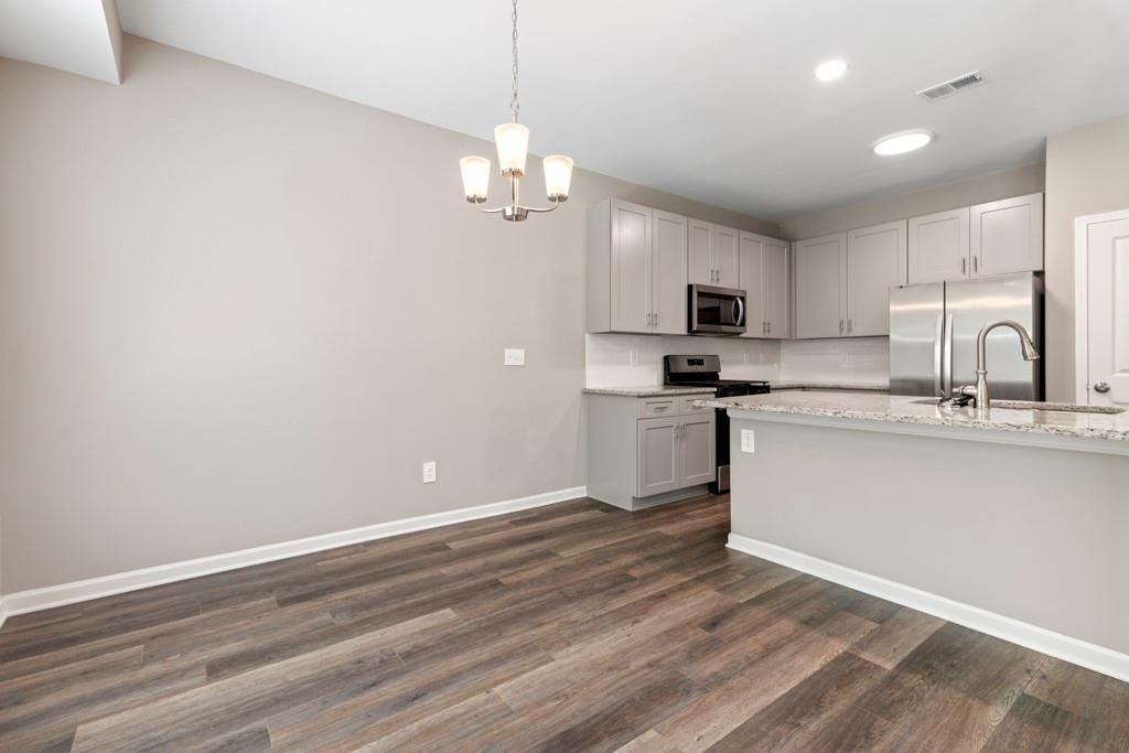 1010 Valley Rock Dr - Photo 7 of 19