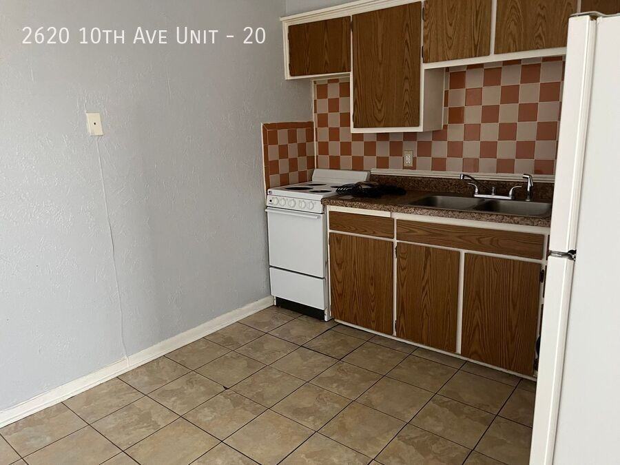 2620 10th Ave #20 - Photo 2 of 10