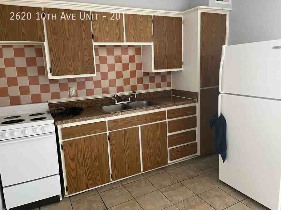2620 10th Ave #20 - Photo 3 of 10