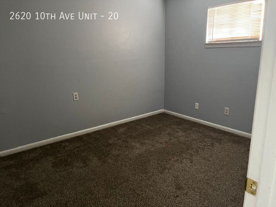 2620 10th Ave #20 - Photo 4 of 10