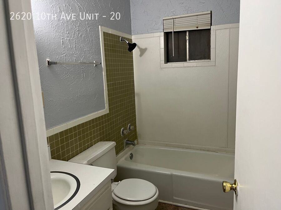 2620 10th Ave #20 - Photo 6 of 10