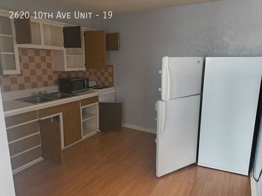 2620 10th Ave #19 - Photo 4 of 13