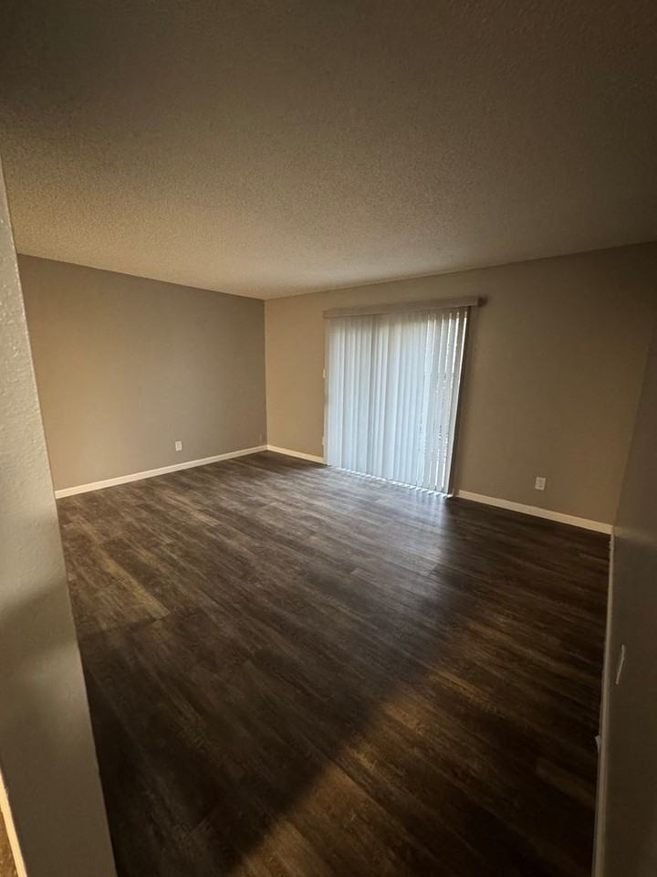 Providence House Apartments - Photo 3 of 29