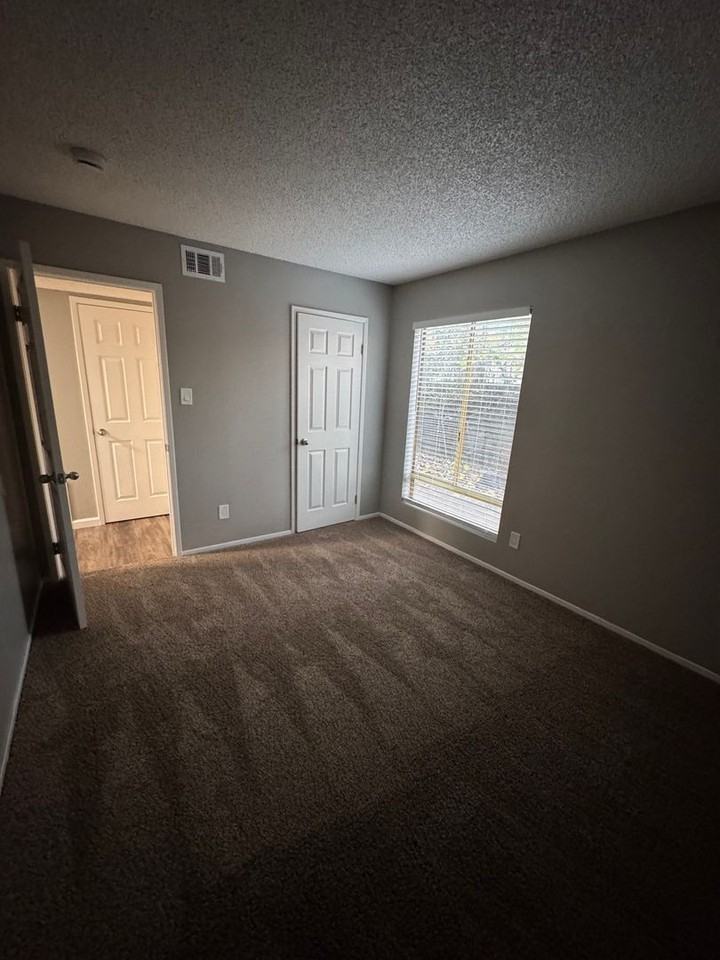 Providence House Apartments - Photo 6 of 29