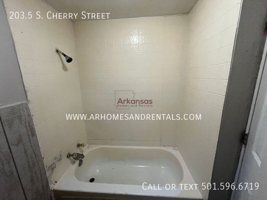 CHERRY & - Photo 6 of 7