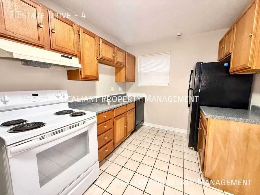 2 Estate Dr #4 - Photo 7 of 11