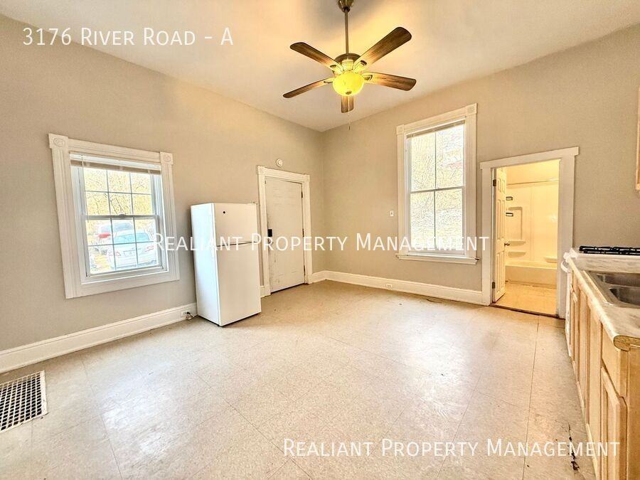 3176 River Rd #A - Photo 3 of 8