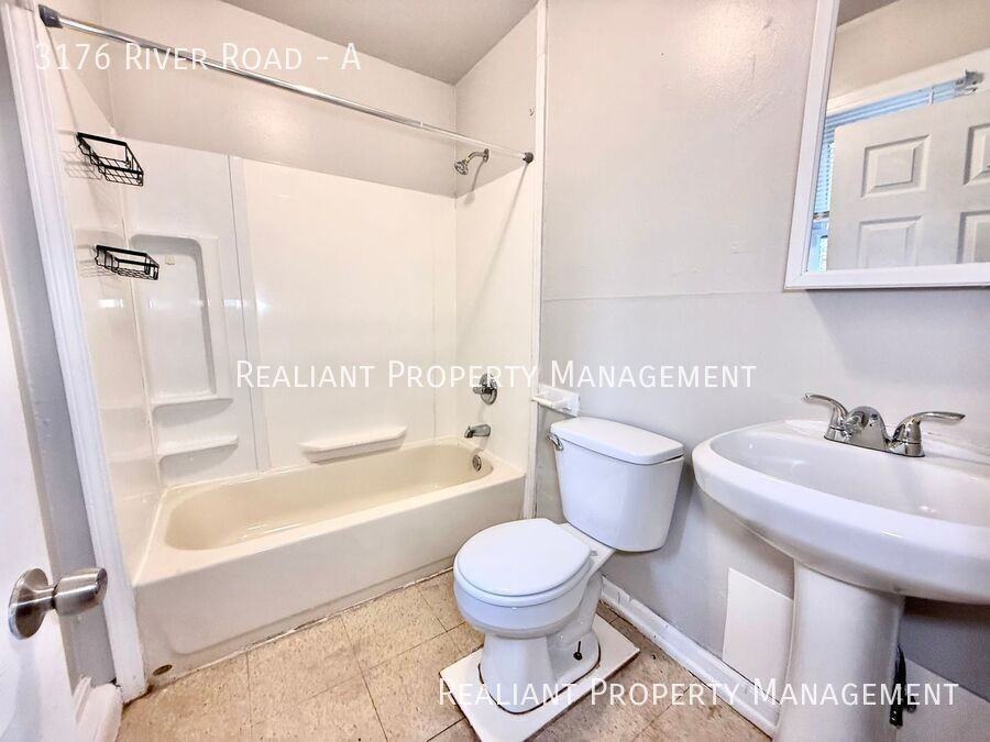 3176 River Rd #A - Photo 4 of 8