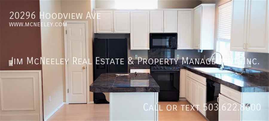 20296 Hoodview Ave - Photo 3 of 18