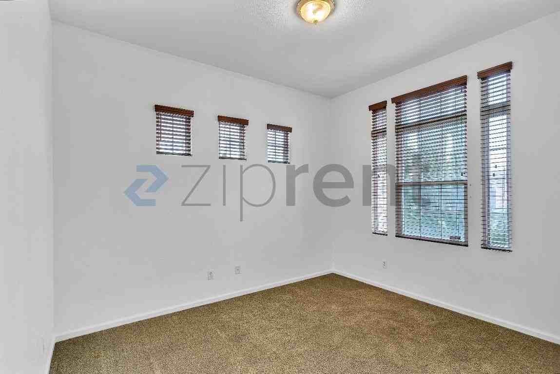 3906 Glacier Ct - Photo 5 of 46