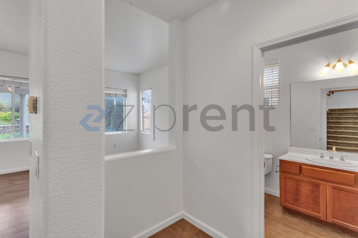 3906 Glacier Ct - Photo 7 of 46