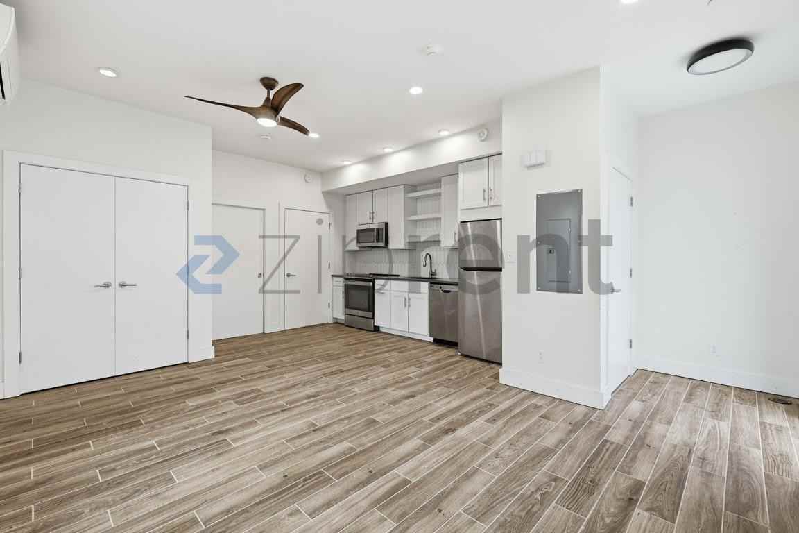 245 Norwell St #1 - Photo 5 of 23