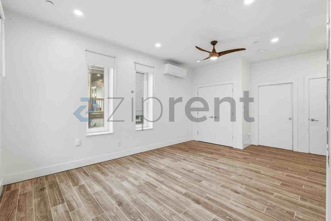 245 Norwell St #1 - Photo 6 of 23