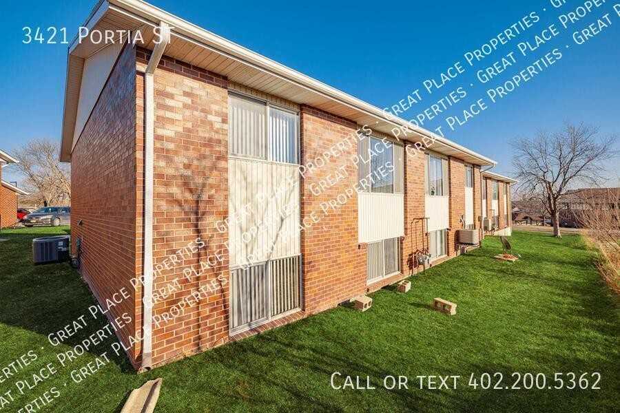 3421 Portia St - Photo 2 of 35