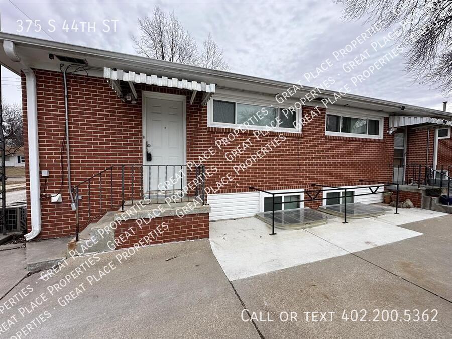 375 S 44th St - Photo 4 of 18