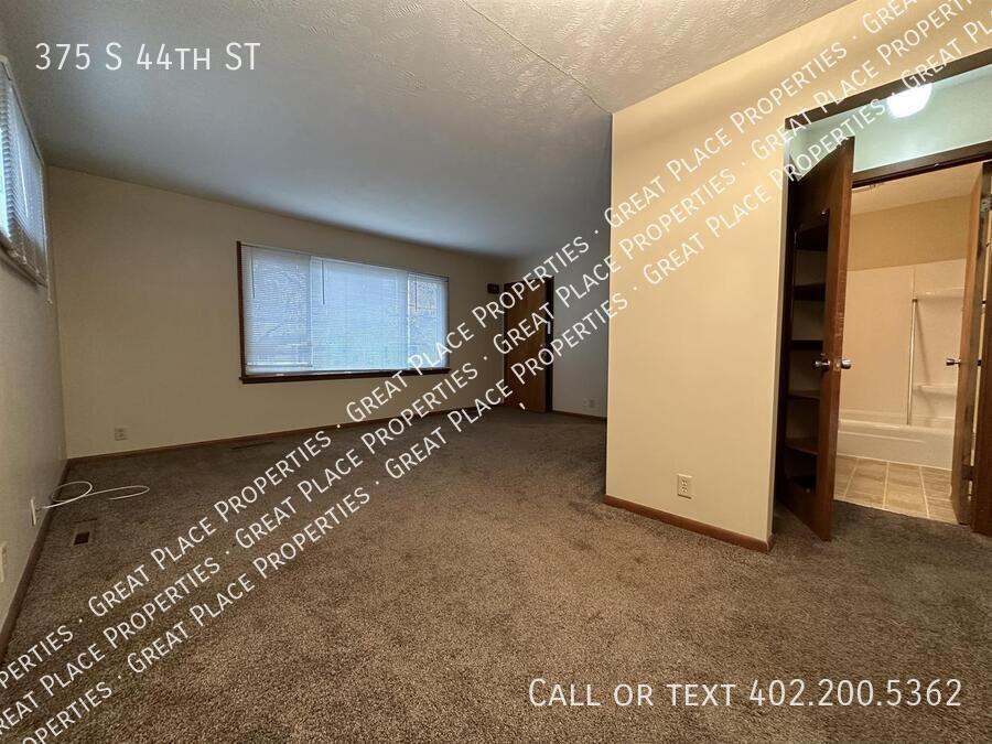 375 S 44th St - Photo 5 of 18