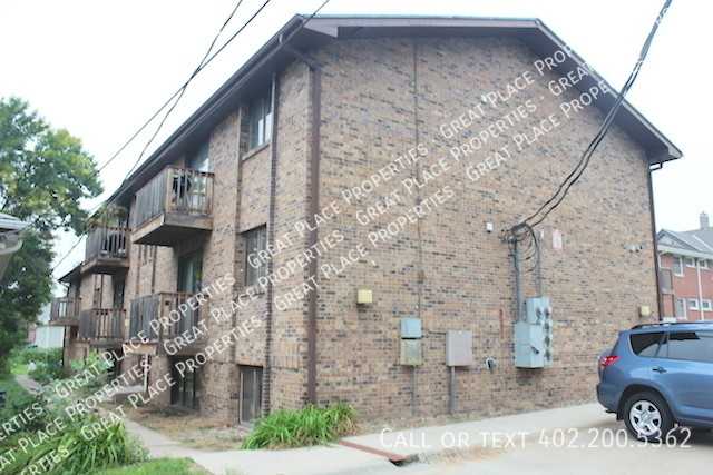 1560 S 20th St #7 - Photo 2 of 20