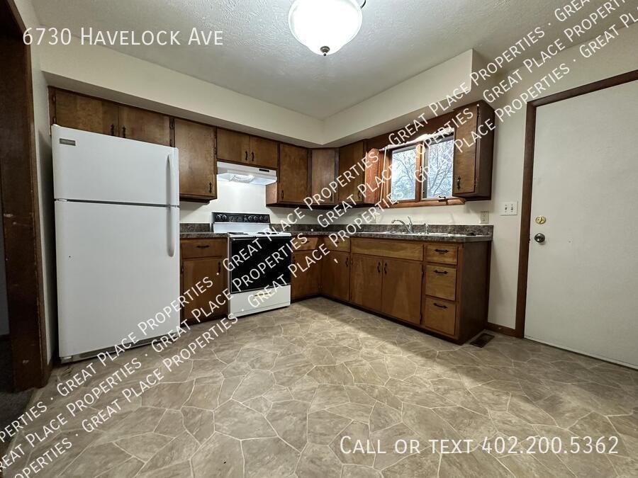 6730 Havelock Ave - Photo 3 of 14