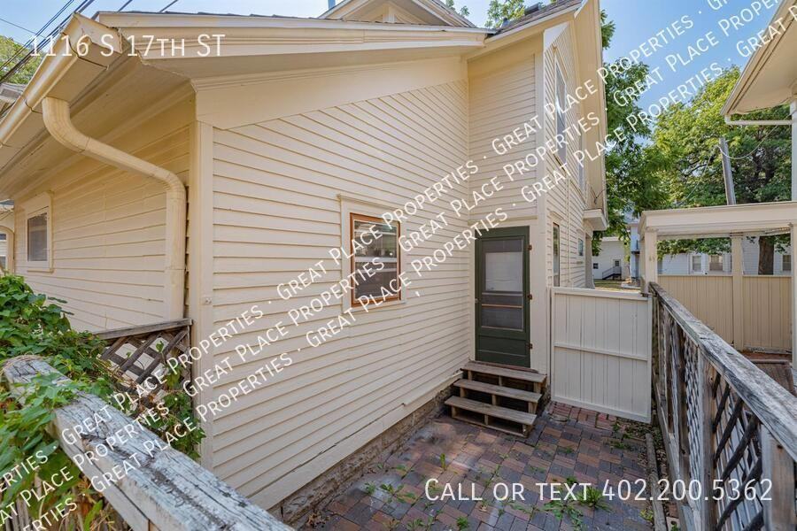 1116 S 17th St - Photo 4 of 36
