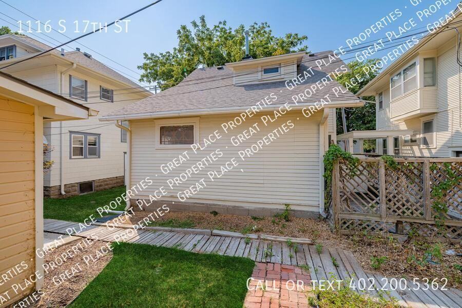 1116 S 17th St - Photo 6 of 36