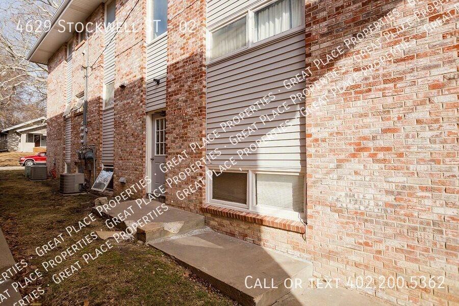 4629 Stockwell St #02 - Photo 3 of 32