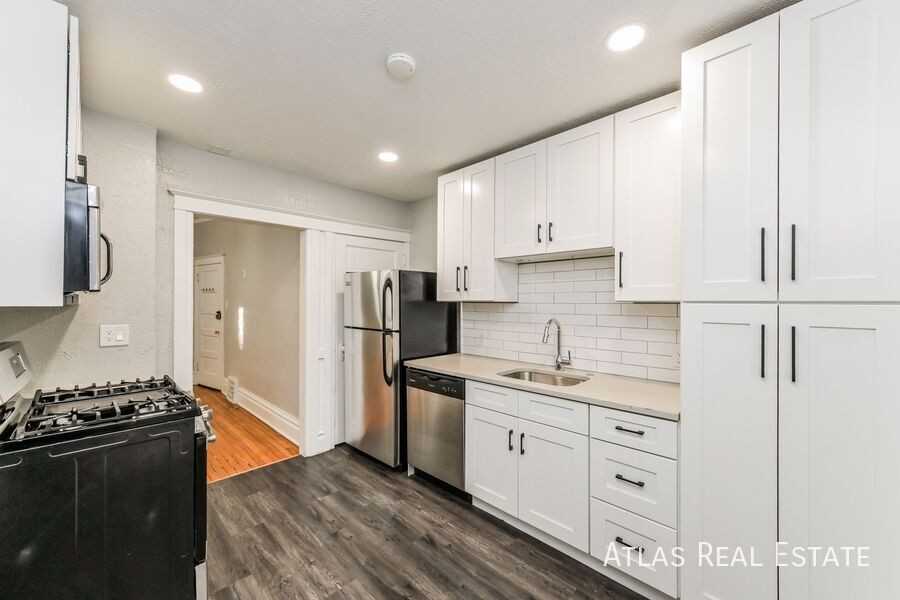 476 N Washington St #2 - Photo 4 of 25