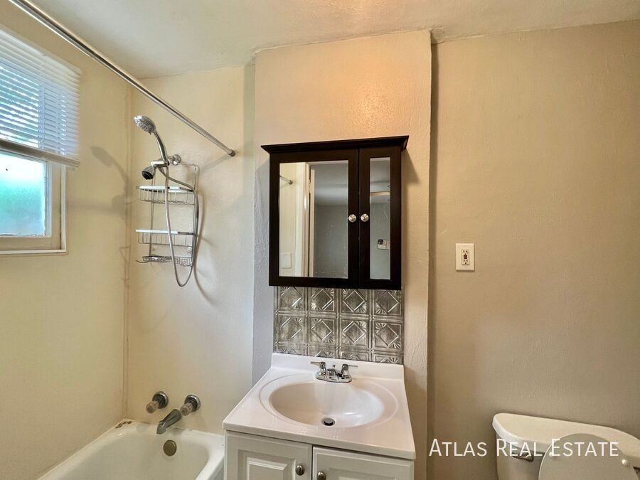 218 W Cheyenne Rd - Photo 6 of 24