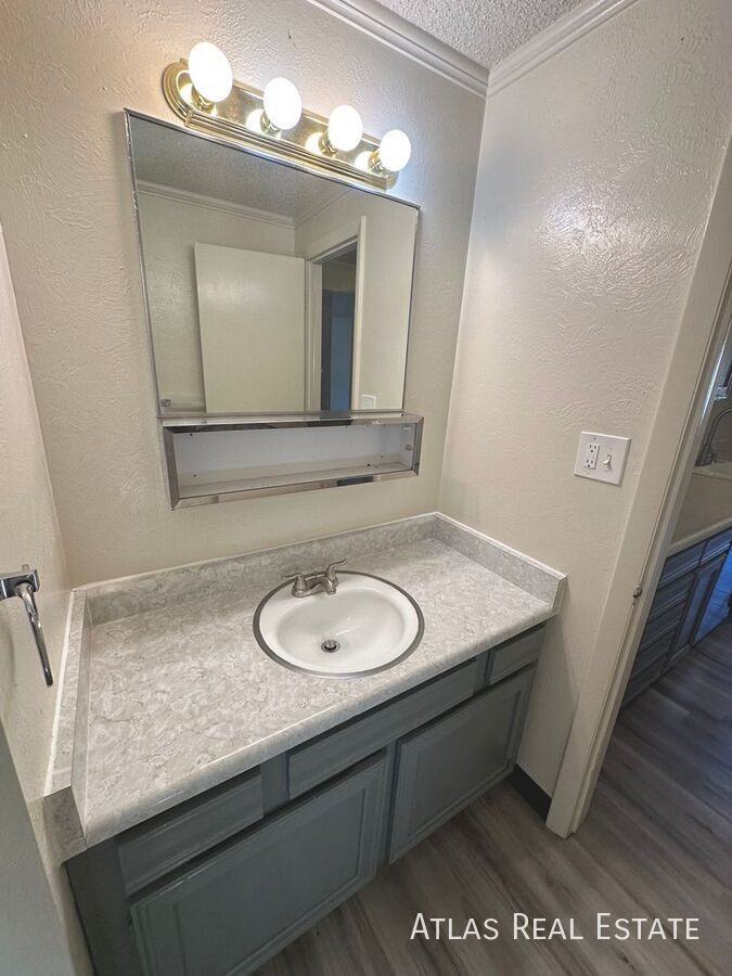 461 El Paso Blvd #G - Photo 4 of 29