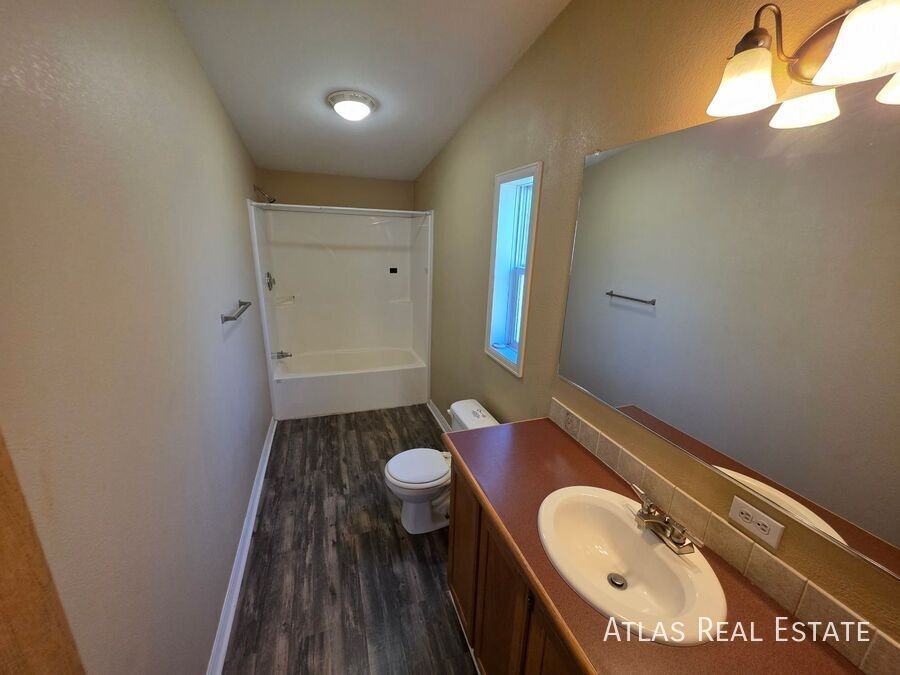 2990 W C St #27 - Photo 7 of 12