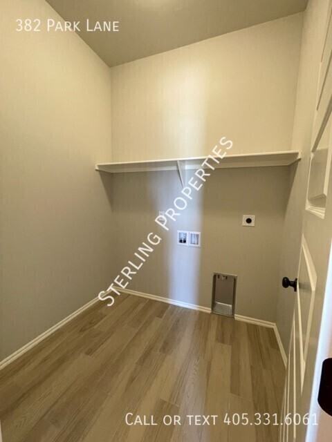 382 Park Ln - Photo 5 of 30