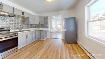 featured image of 148 3rd St #4