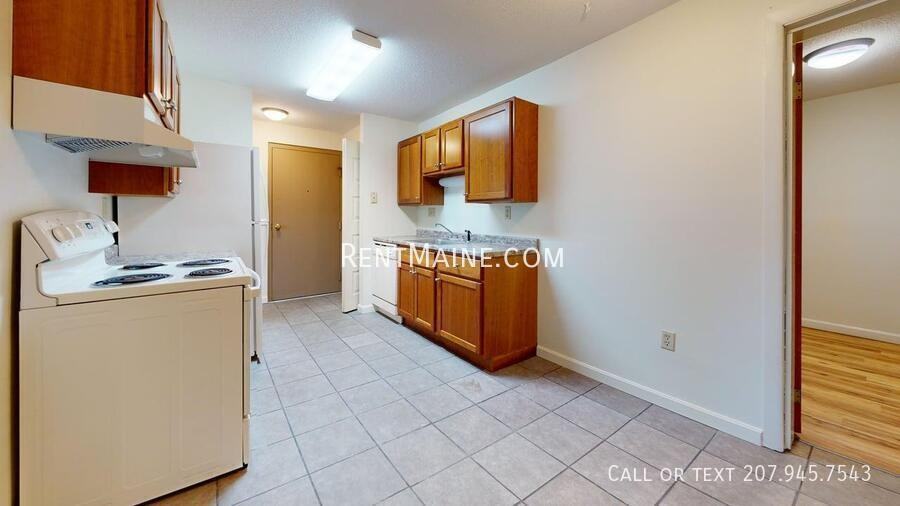 33 Longrale Park Apt B - Photo 2 of 18