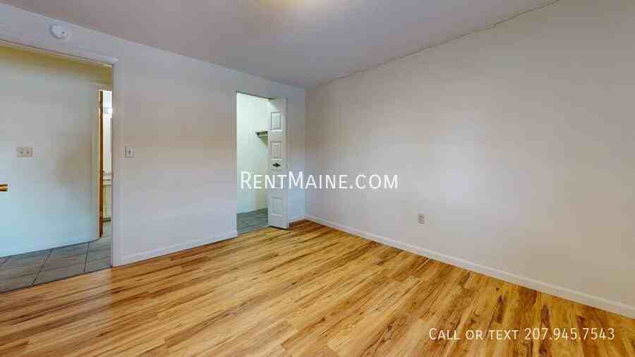 33 Longrale Park Apt B - Photo 5 of 18