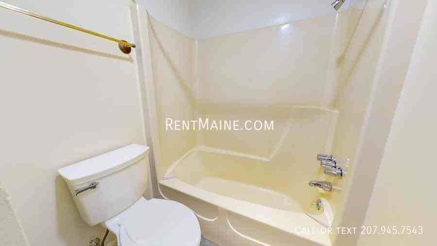 33 Longrale Park Apt B - Photo 7 of 18