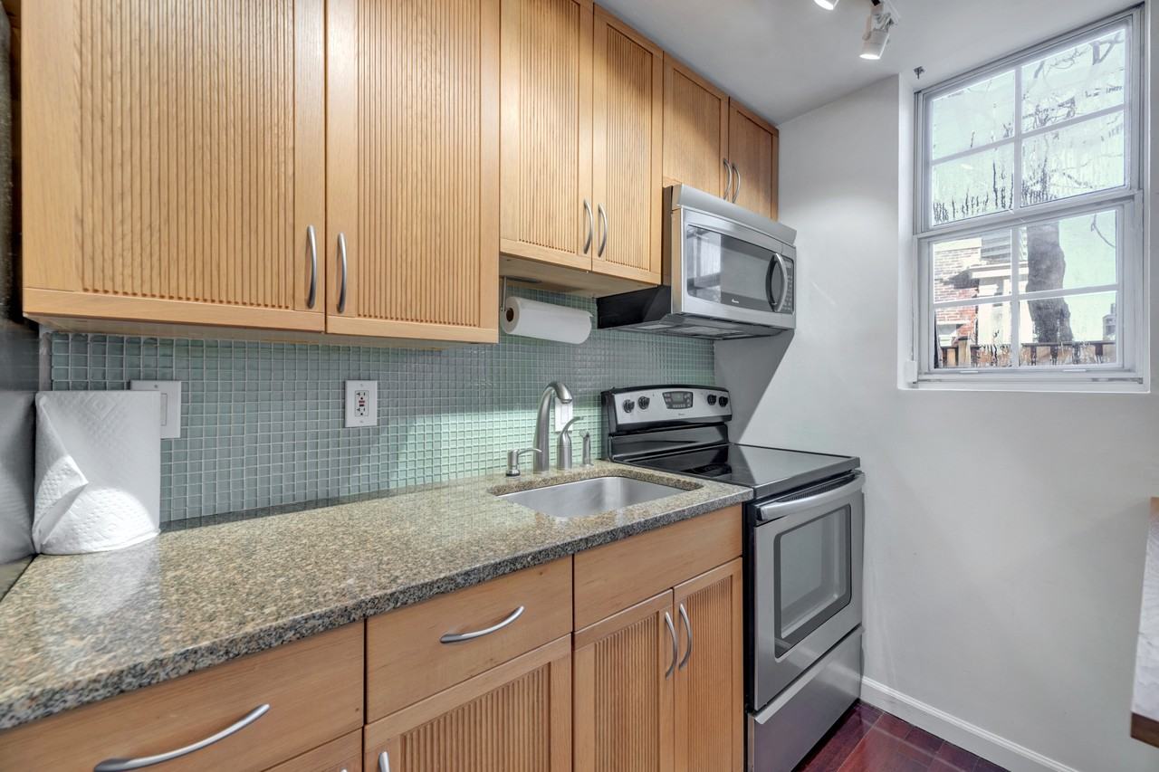 1725 N Queens Ln #1-109 - Photo 6 of 14