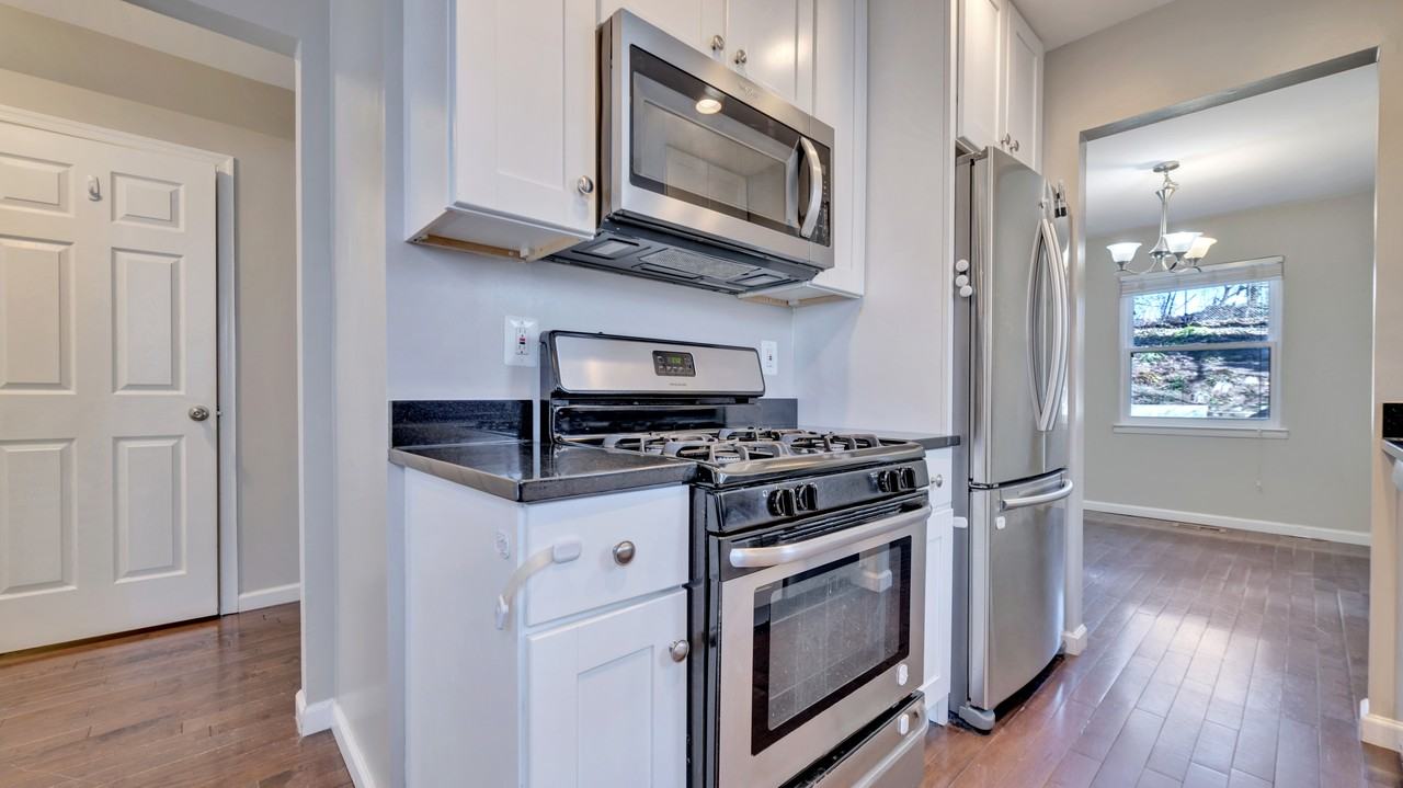 4364 Varnum Pl Ne - Photo 6 of 21