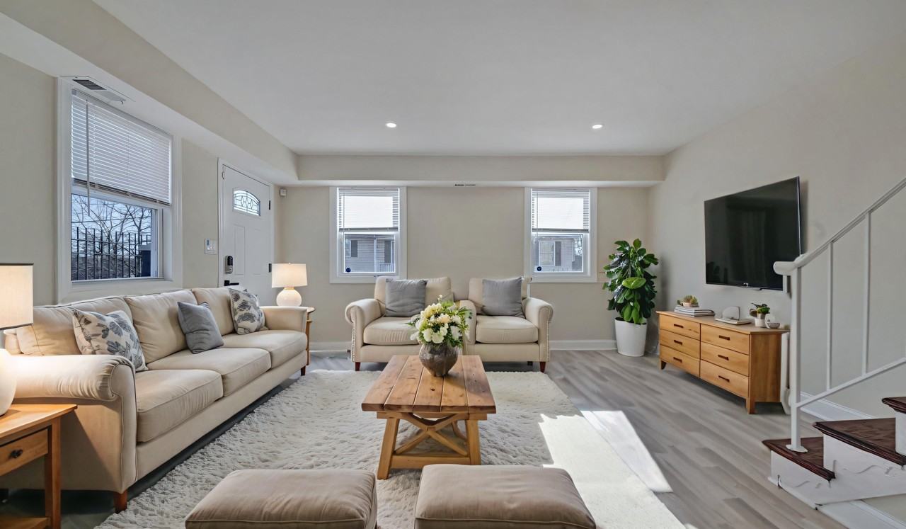 5338 Jay St Ne - Photo 2 of 16