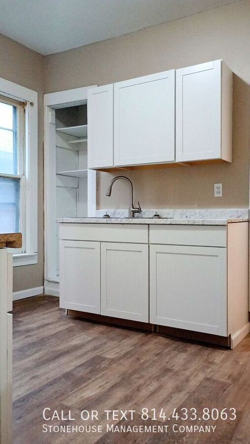 620 E 6th St #2ndFL - Photo 3 of 11