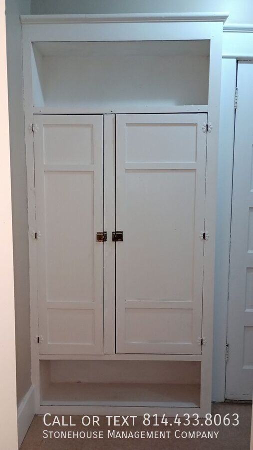 620 E 6th St #2ndFL - Photo 4 of 11