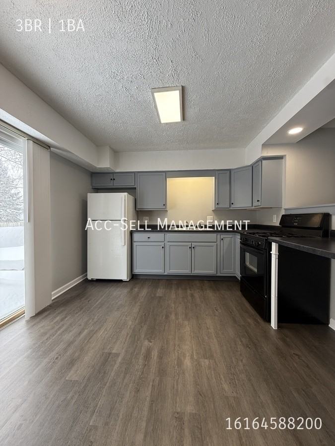 5796 Christie Ave Se - Photo 4 of 15