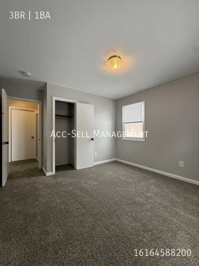 5796 Christie Ave Se - Photo 5 of 15