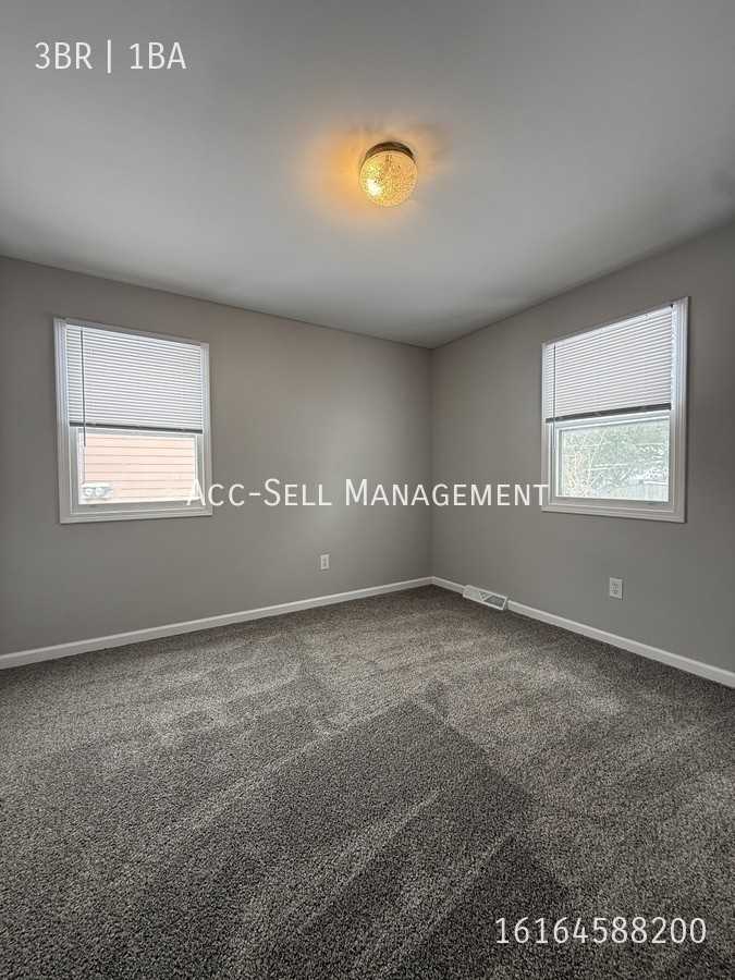 5796 Christie Ave Se - Photo 6 of 15